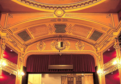"Théâtre et amoureux"- -Art Column-